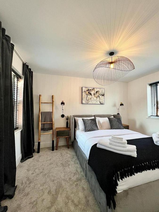 Charming 3-Bed House With 1 Parking Space Кентербері Екстер'єр фото