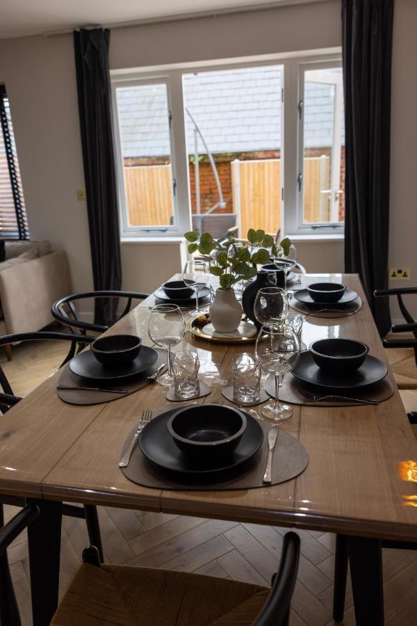 Charming 3-Bed House With 1 Parking Space Кентербері Екстер'єр фото